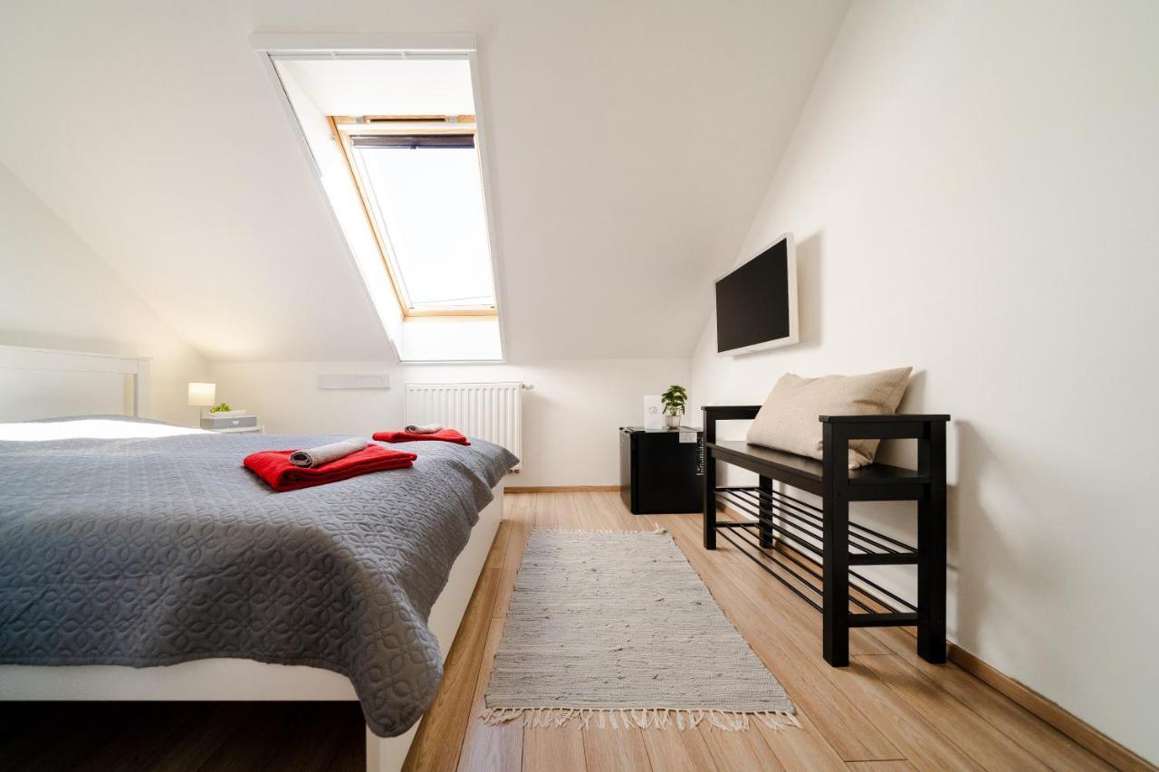 Guba Vendégház Gyorujbarat Exterior foto
